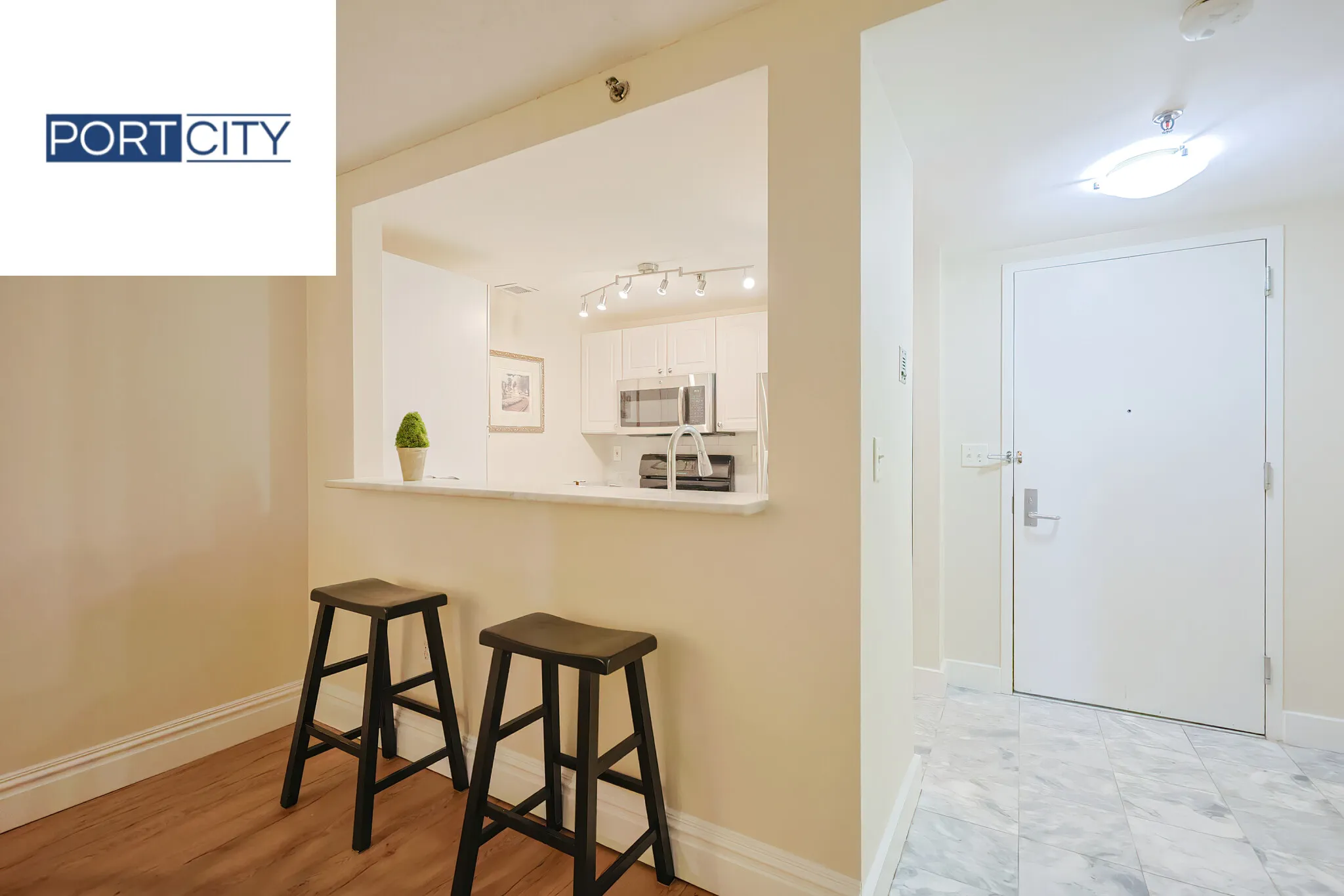 15 Beacon St, Downtown