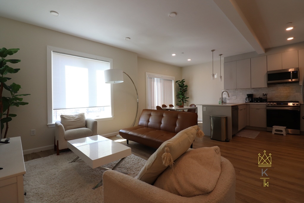 458 Washington St, Brighton