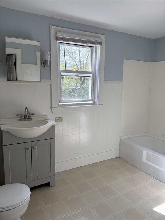 16 Capron St, Attleboro