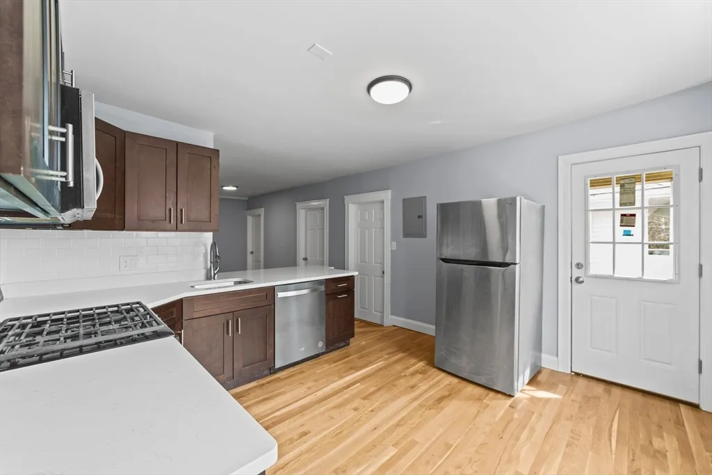 516 Washington, Brighton