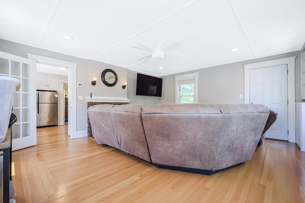 60 Verndale Ave, Attleboro