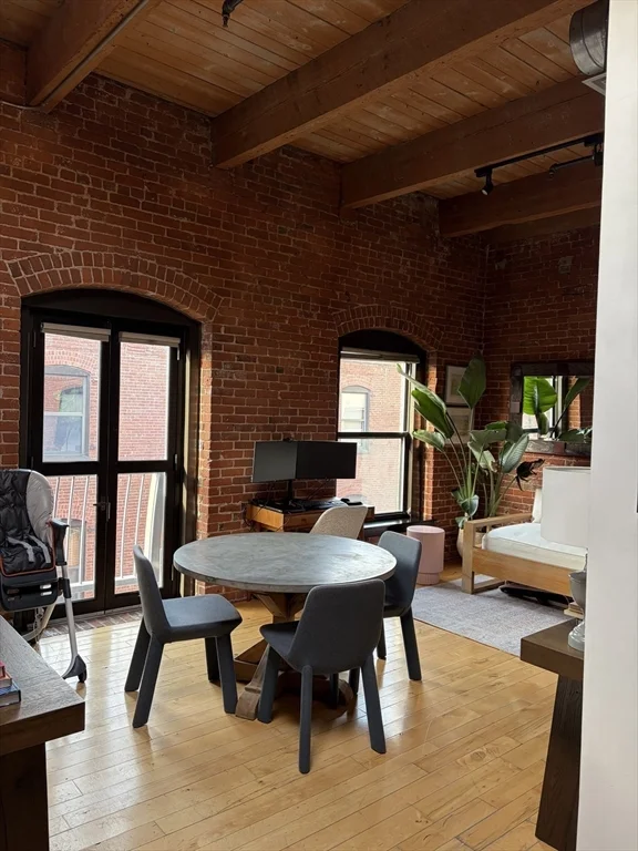 11-21 Wormwood, Seaport District