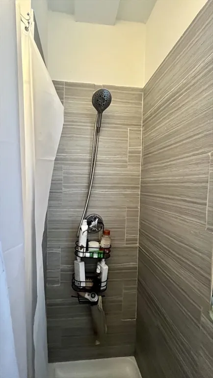 178 Robbins St, South Side