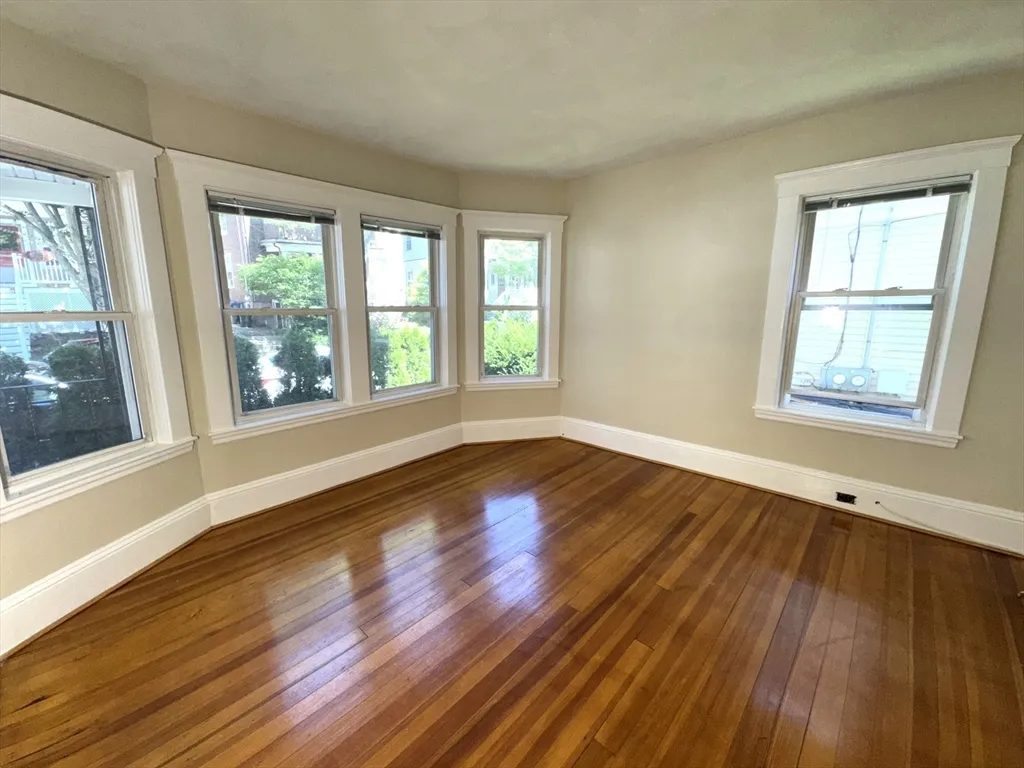 20 Hunnewell Ave, Oak Square