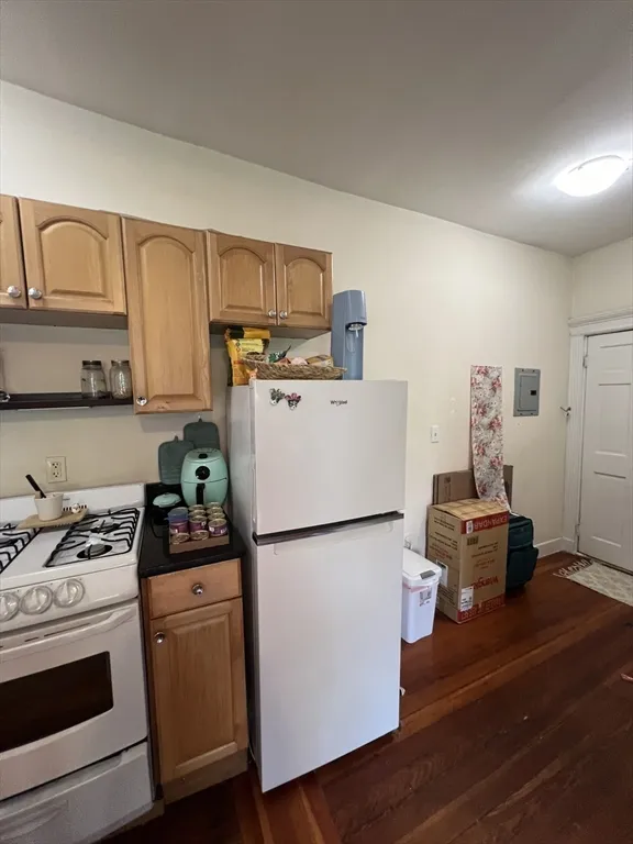 65 Burbank St, Fenway