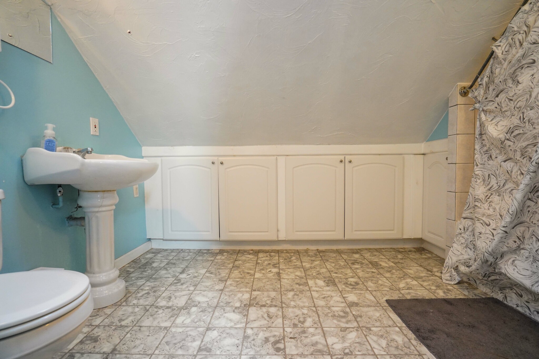 24 Oak Square Ave, Oak Square