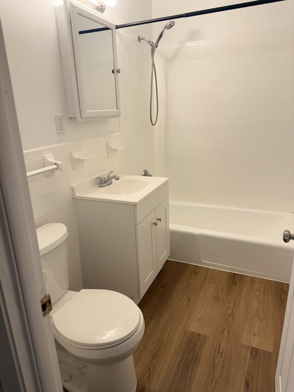 707 Bedford St, Abington