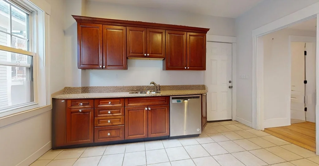 34 Saranac, Dorchester