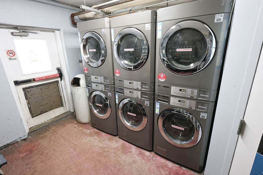 10 Linda Ln, Dorchester