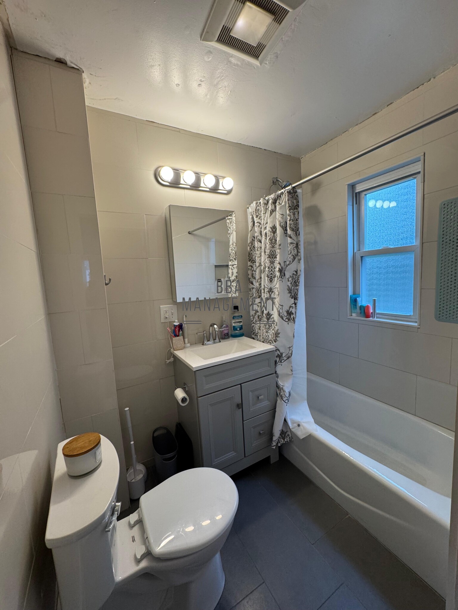 16 Montfern Ave, Oak Square