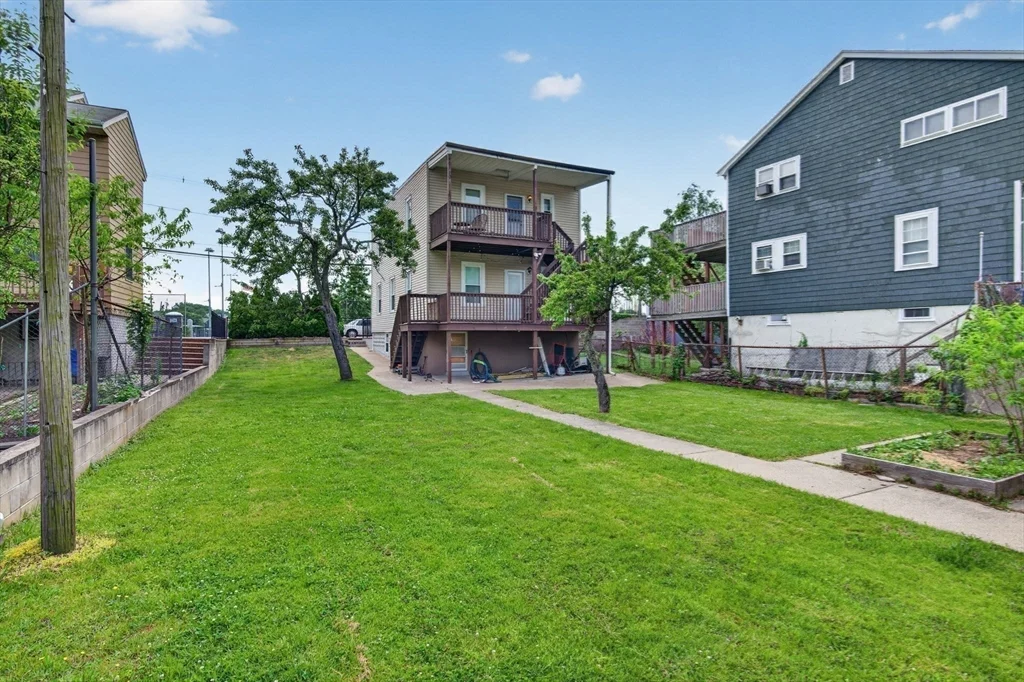 41 Boardman St, East Boston