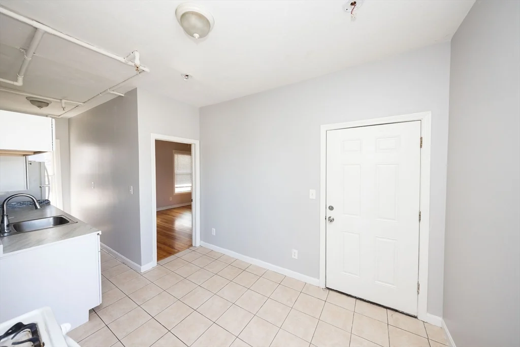 92 Green Hill Pkwa, Worcester