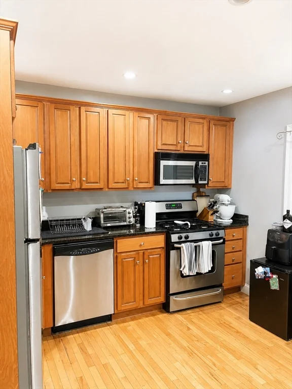 764 E 6th St, South Boston