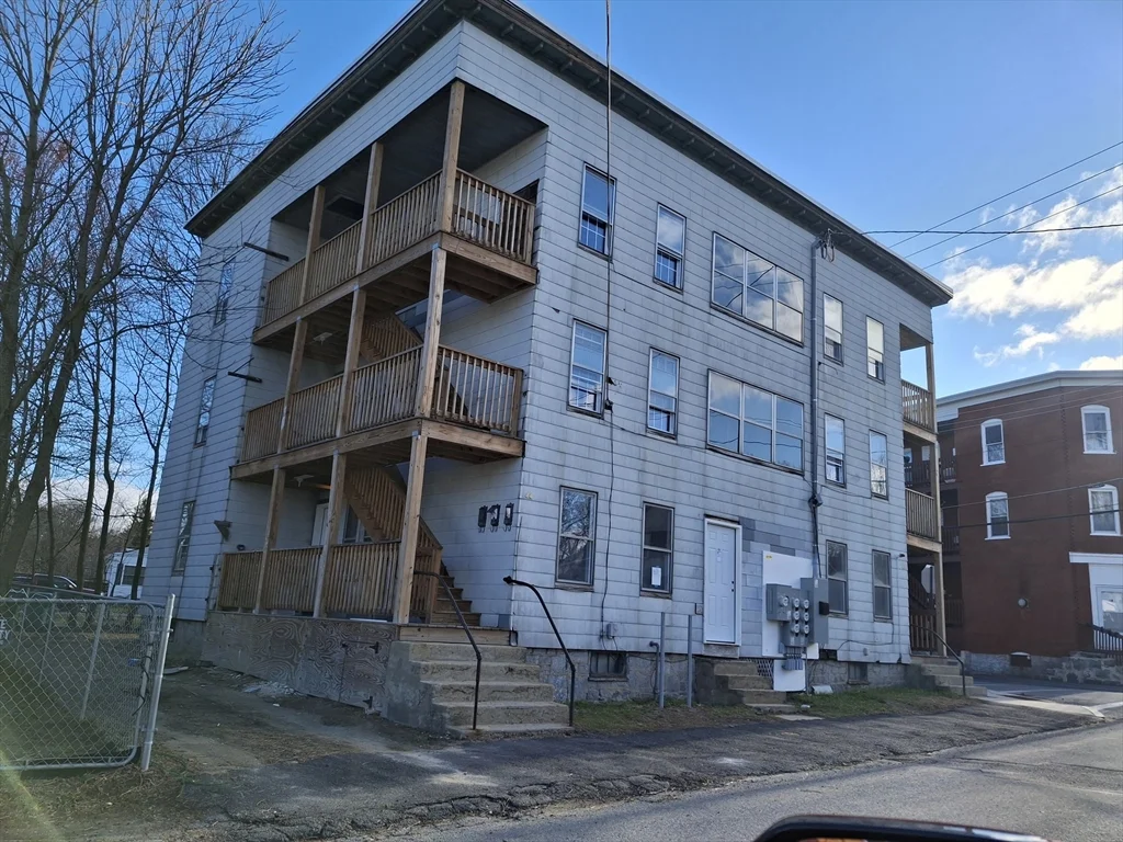 44 Pratt St, Fitchburg