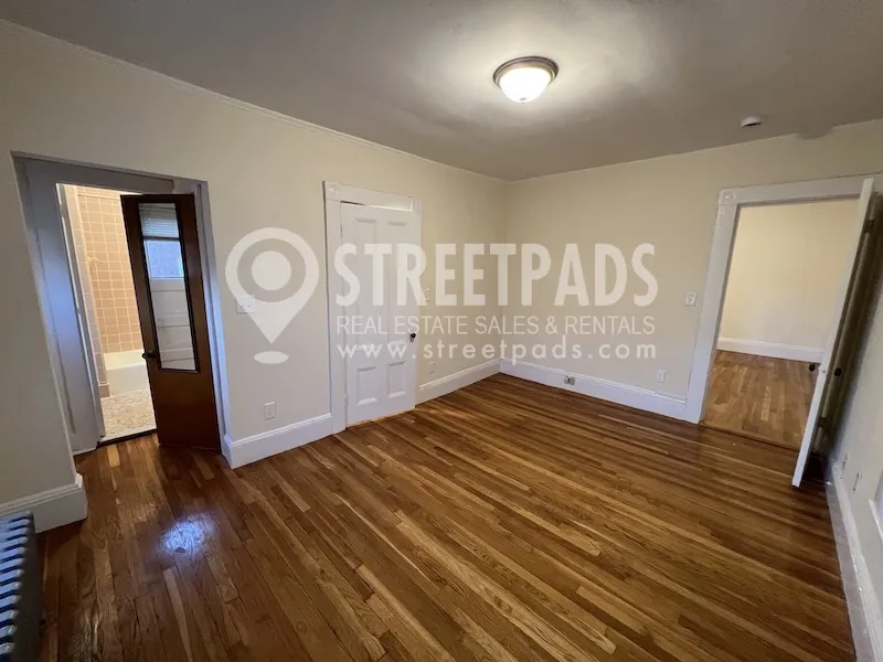 381 Harvard St, Mid-Cambridge