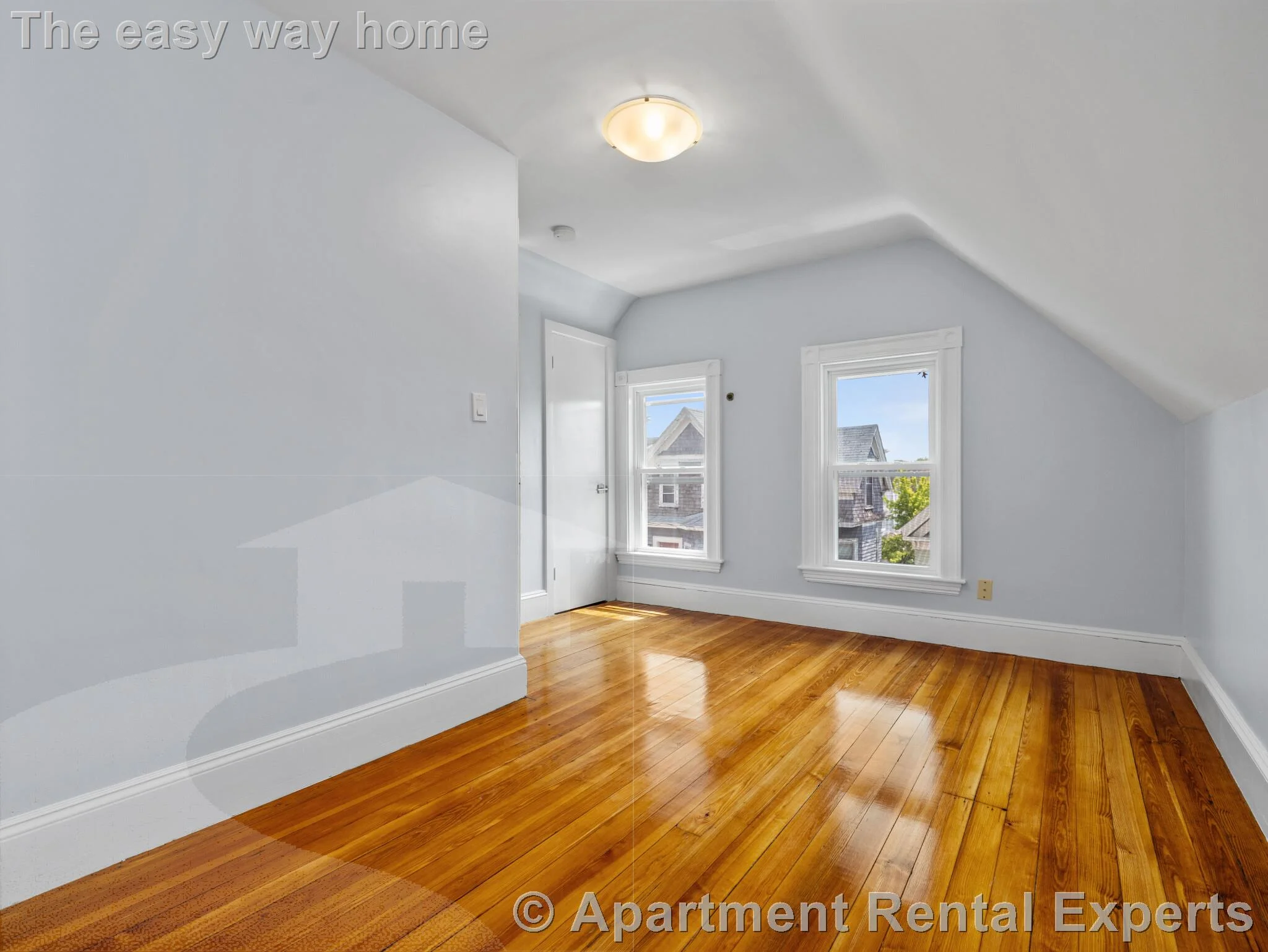 57 Hawthorne St, Davis Square