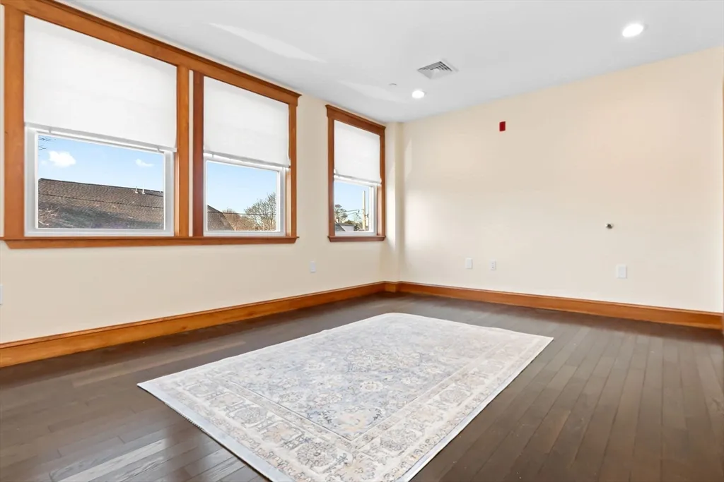 44 Maple St, Danvers Center