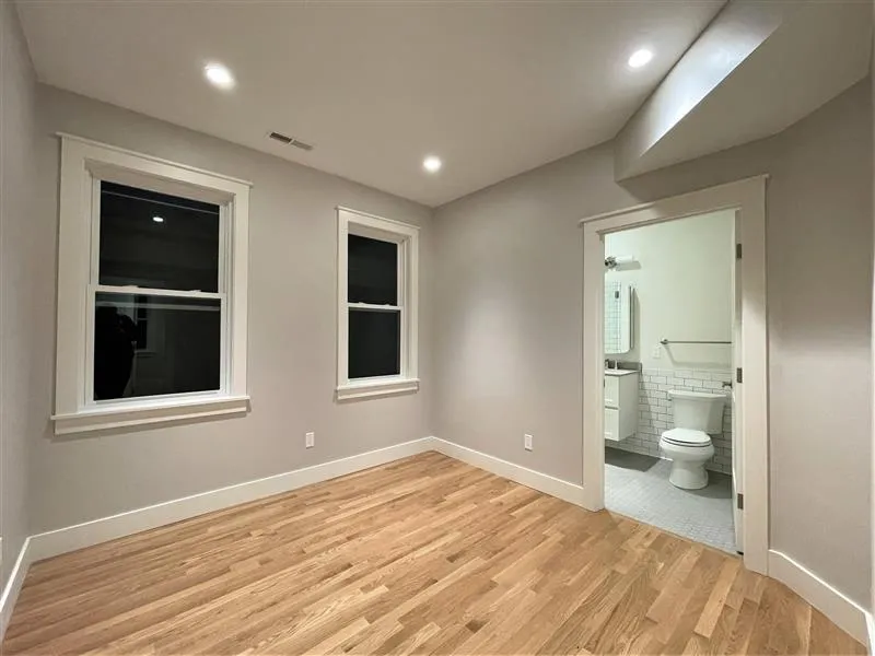 70 Spring St, East Cambridge