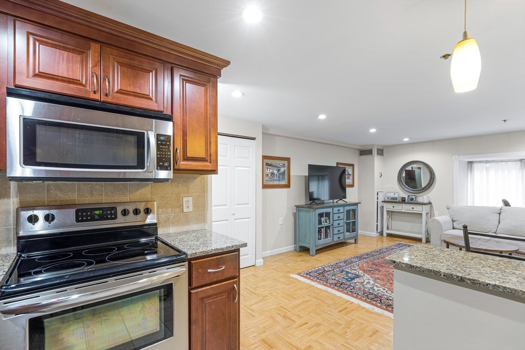 357 Commercial St, North End