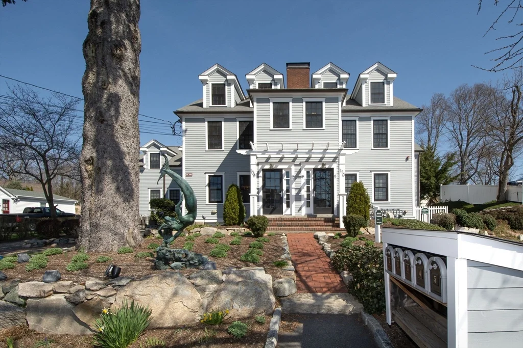 108-110 Elm St, Cohasset