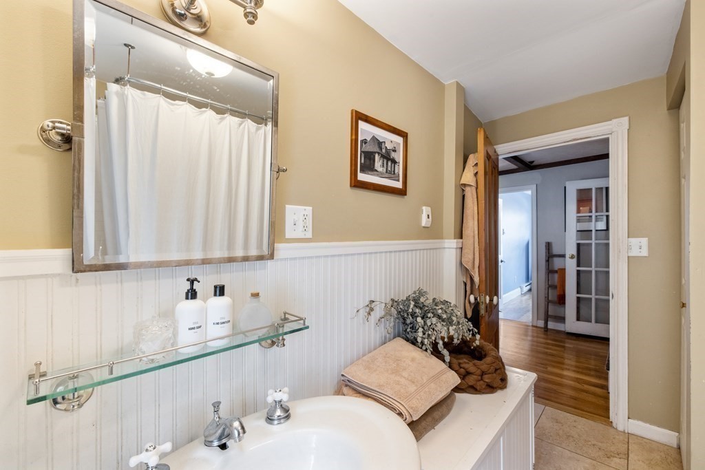 327 Sumner St, East Boston