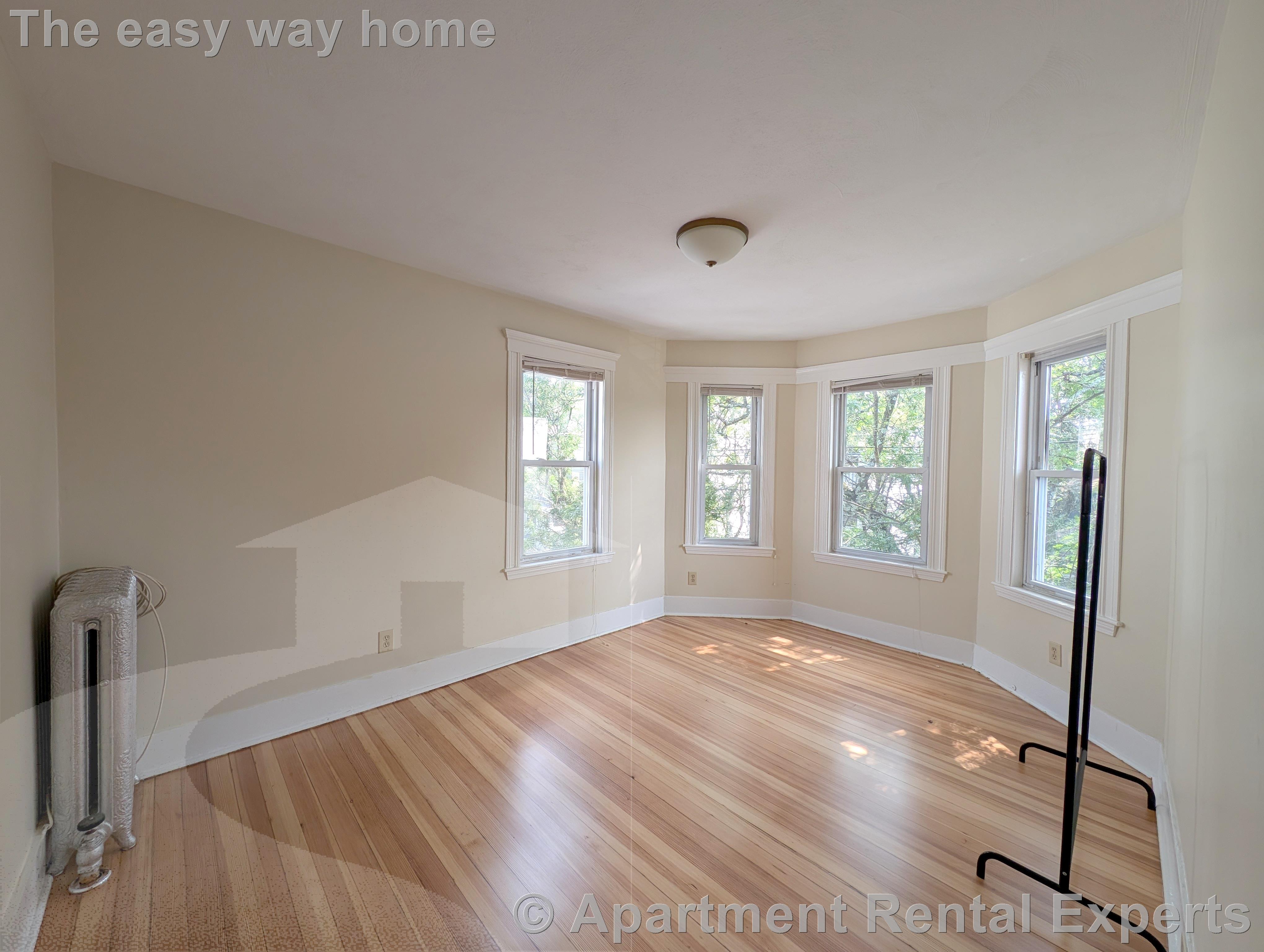 79 Conwell Ave, Tufts