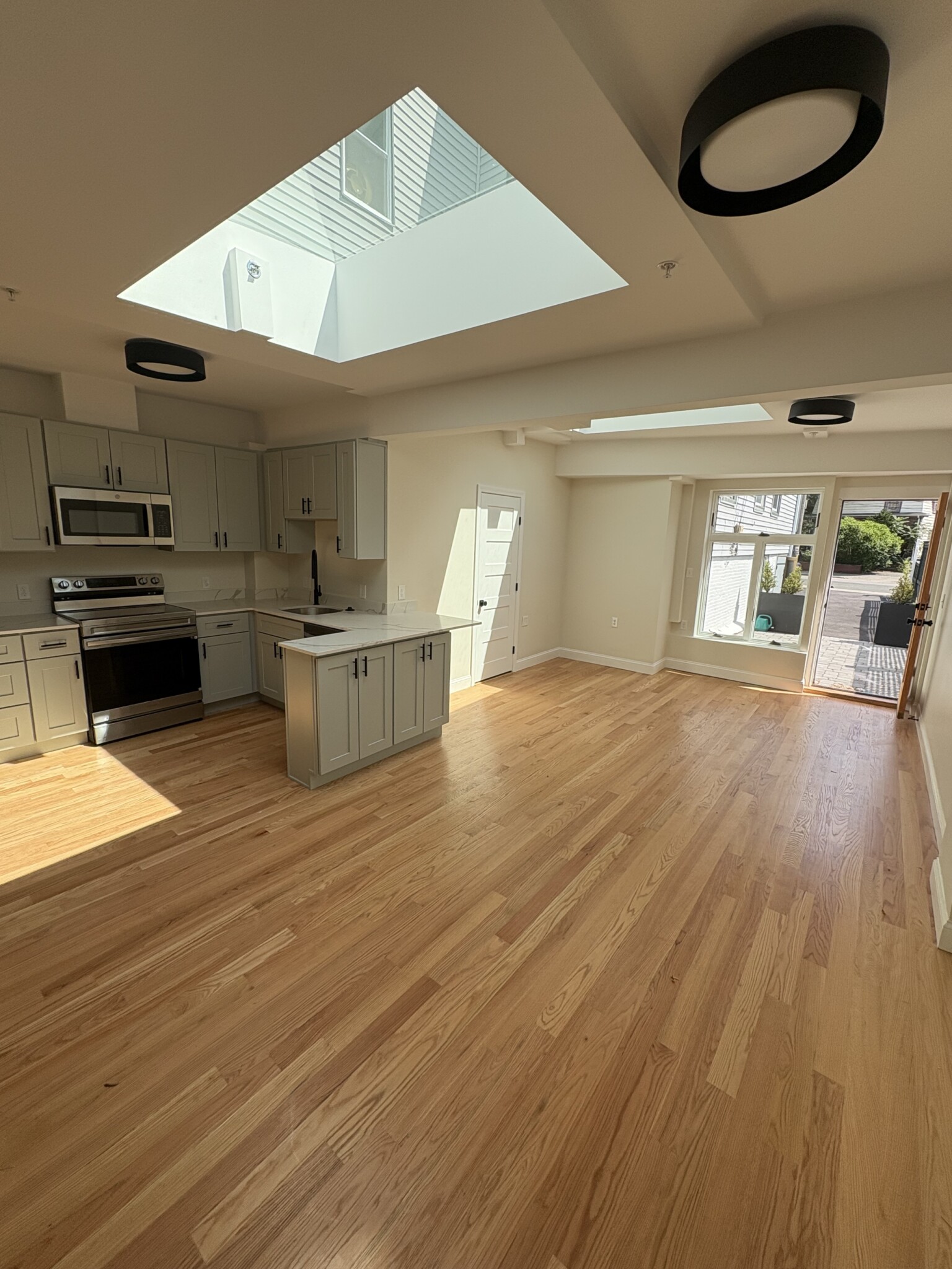 202 Elm St, North Cambridge