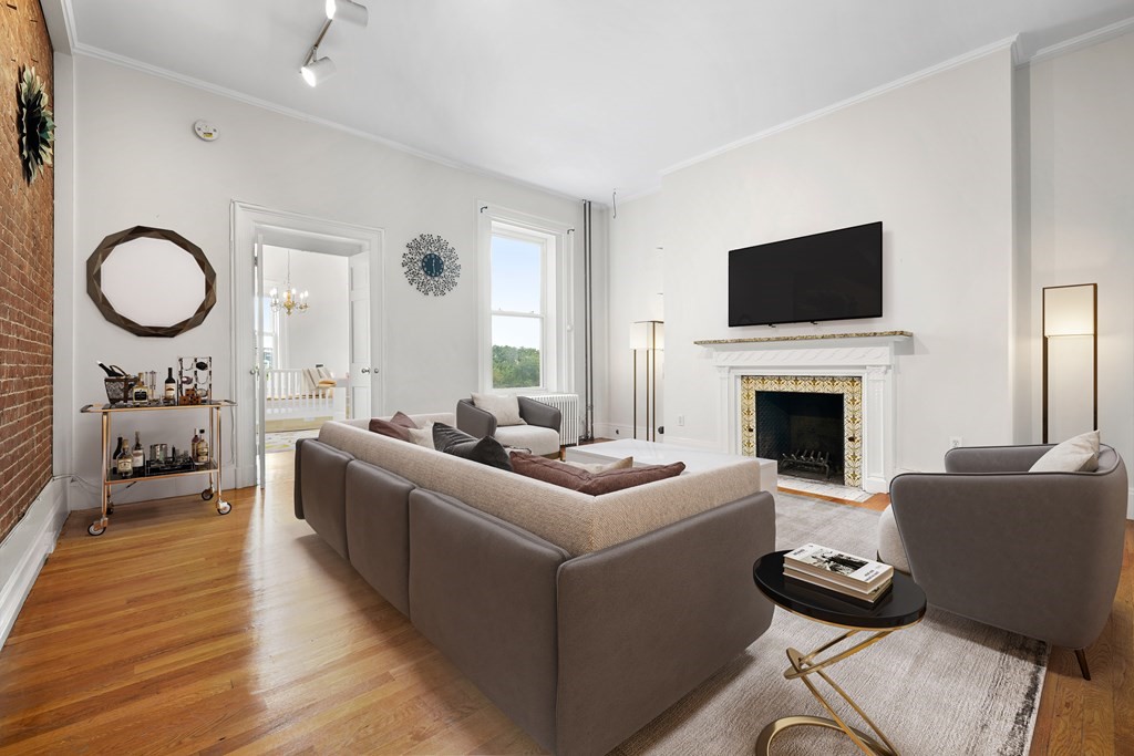 230 Beacon St, Back Bay