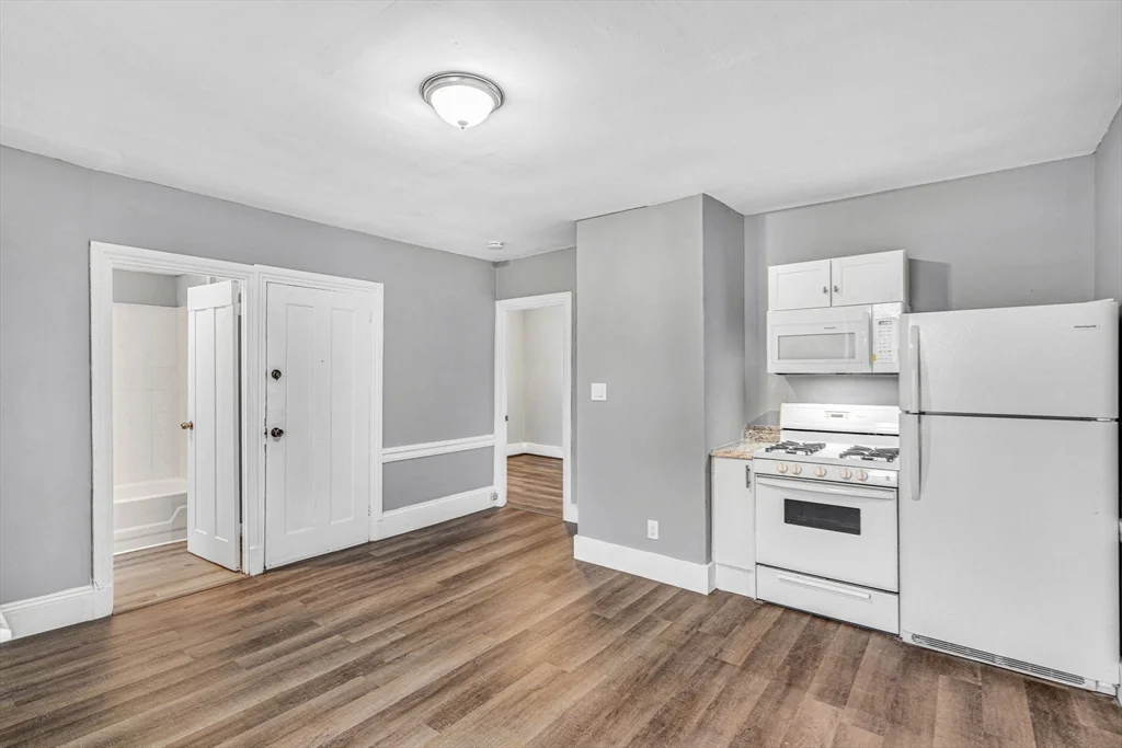 118 Maxfield St, New Bedford