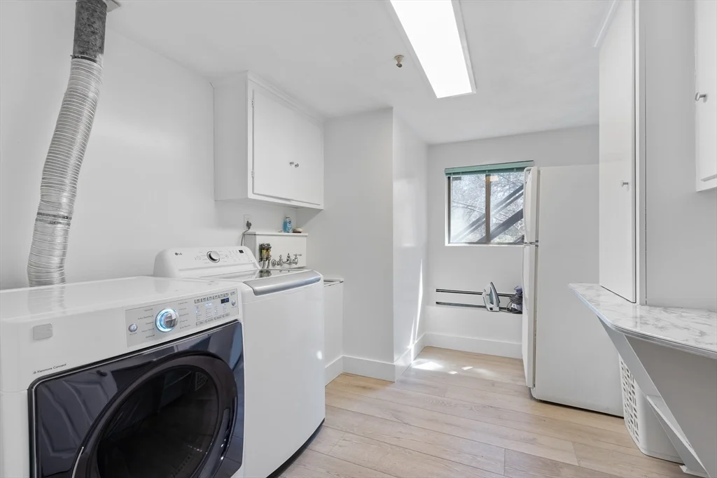 10 Stonewood Dr, Newton