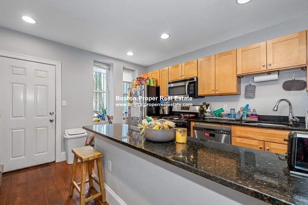 16 Sewall St, Mission Hill