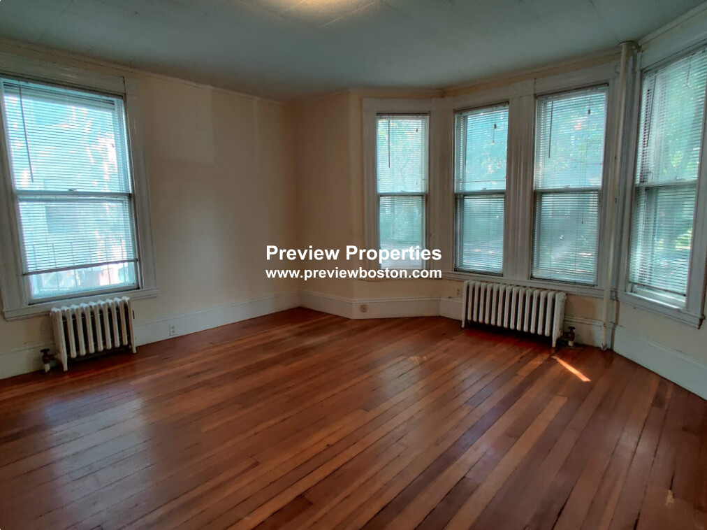 381 Harvard St, Mid Cambridge