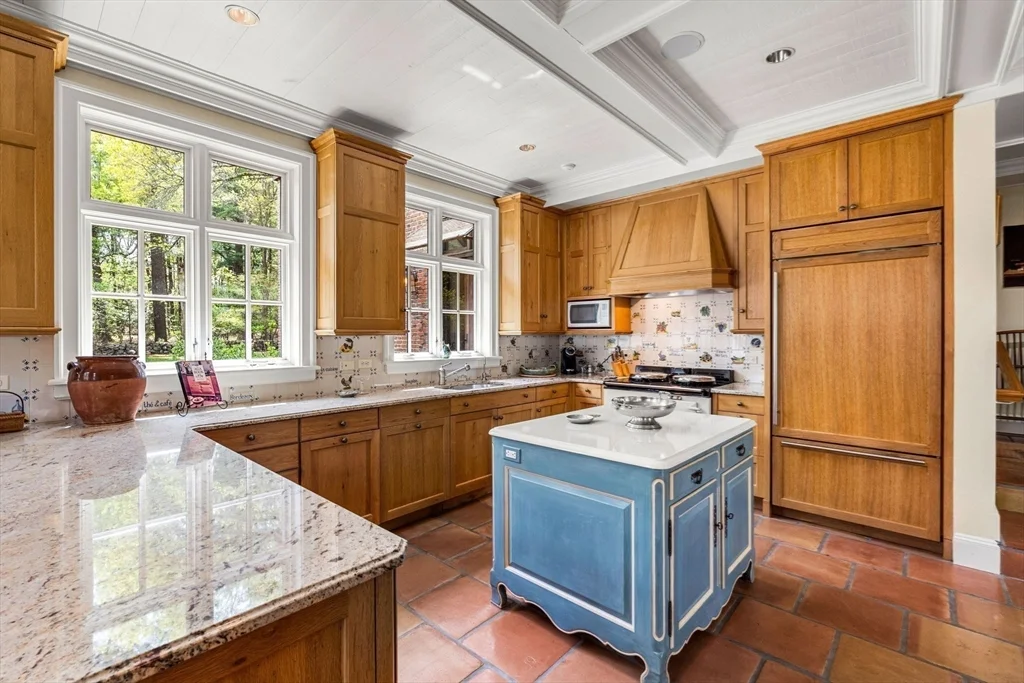 110 Juniper Rd, Belmont