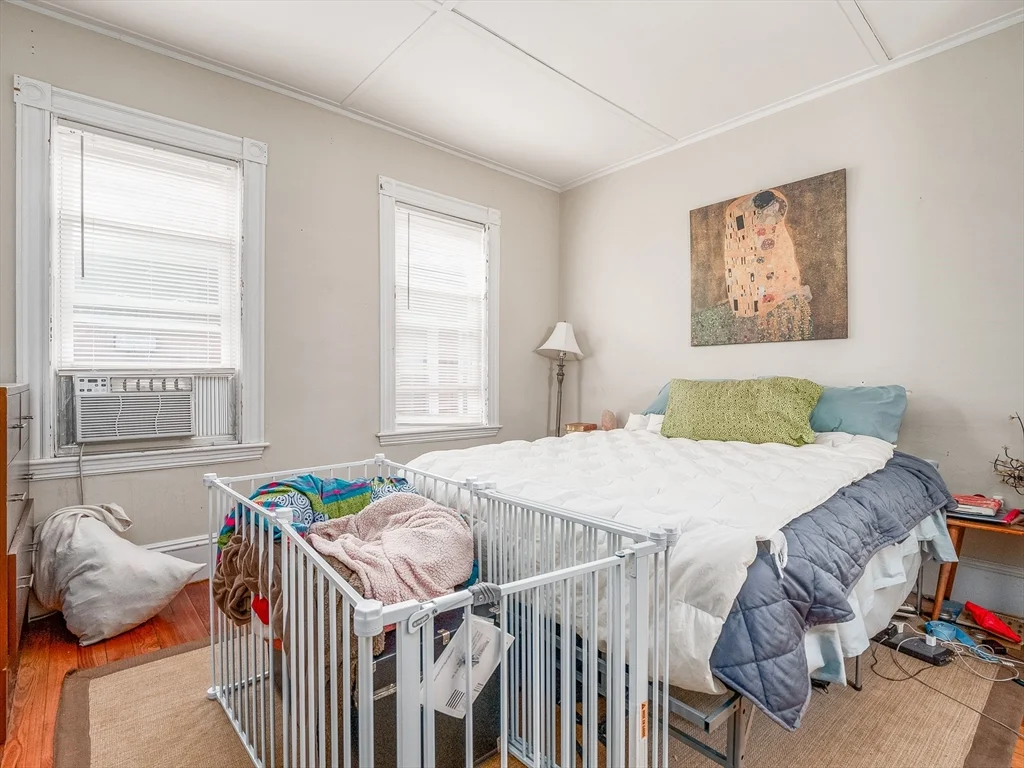 81 Bristol Rd, Medford