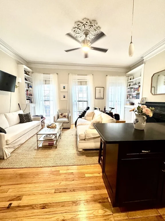 73 Charles St, Beacon Hill