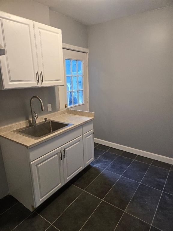 55 Rockland Av, Malden