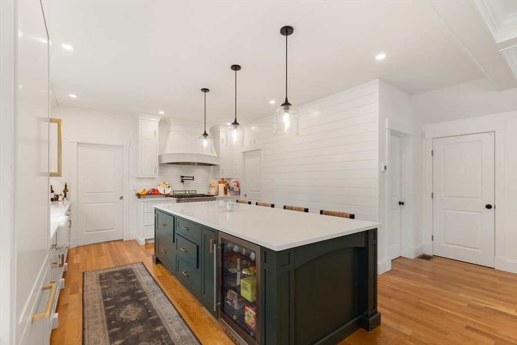 40 Foley Beach Rd, Hingham