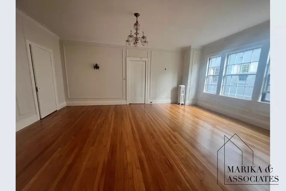 67 Green St, North Brookline