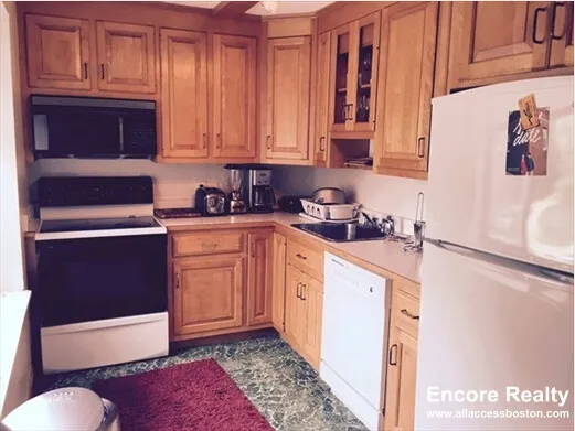 1243 Beacon St, Coolidge Corner