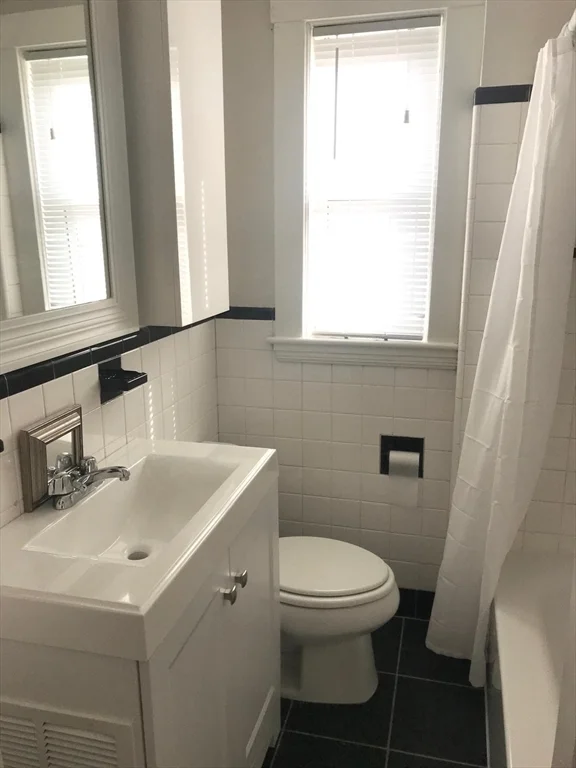 11 W Elm Ave, Quincy