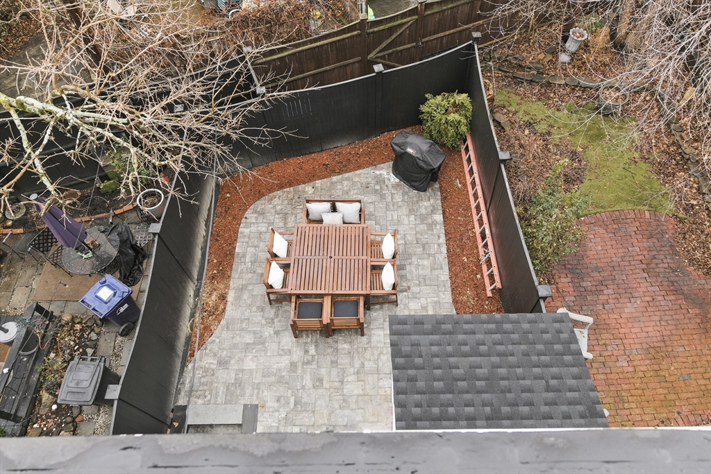 28 Telegraph St, South Boston