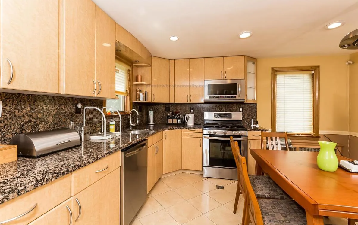 24 Bellamy St, Brighton