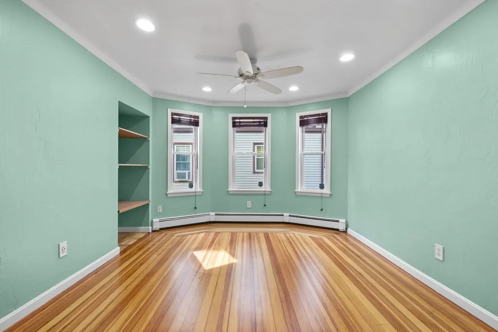 17 Wheeler Ave, Medford