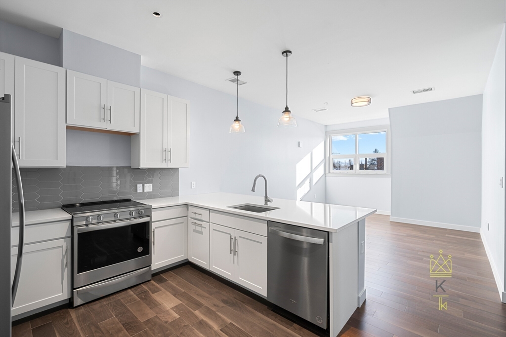 136 Babcock St, Coolidge Corner