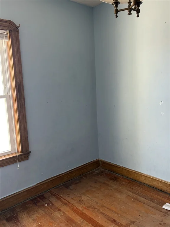 31 Cross St, Fall River