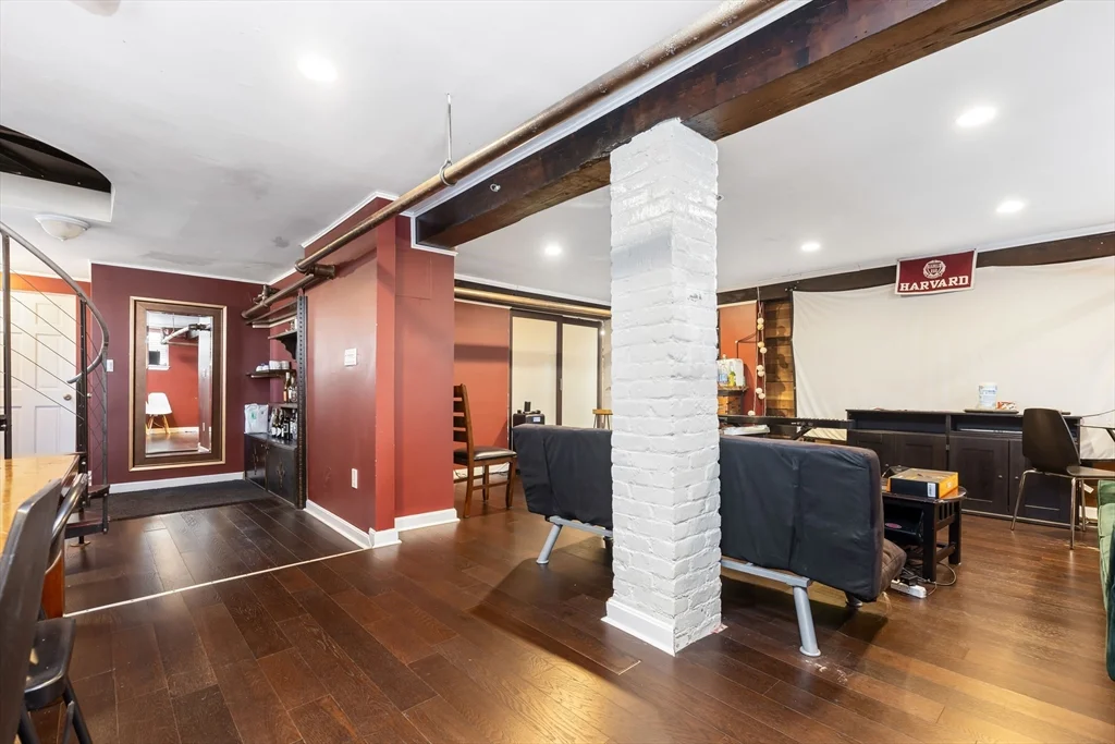 21 Royal St, Allston