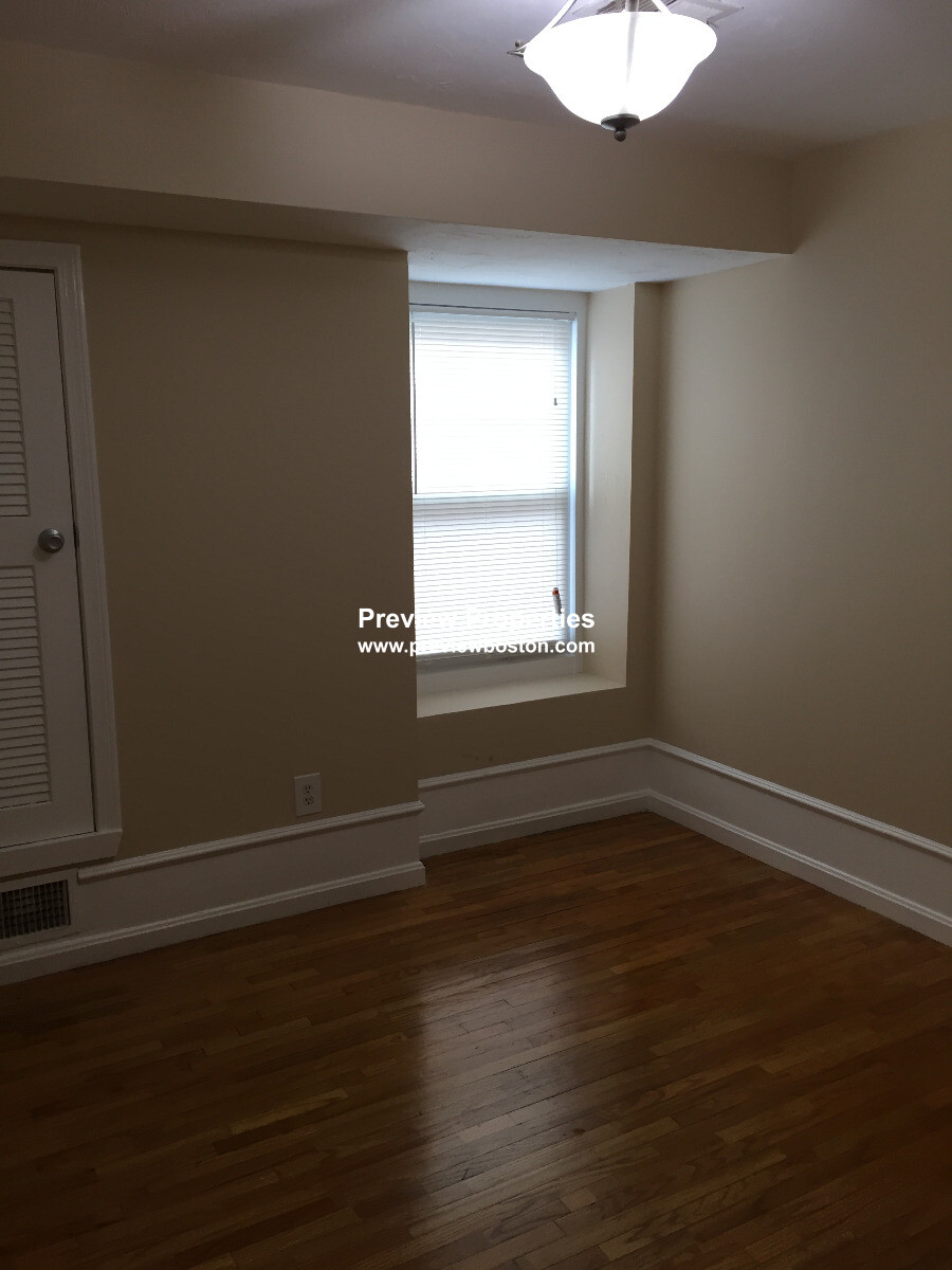 712 Shawmut Ave, South End
