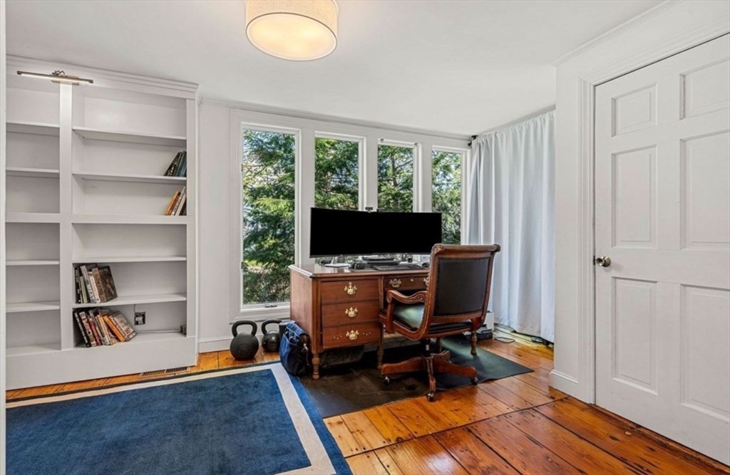 6 Depot St, Westford