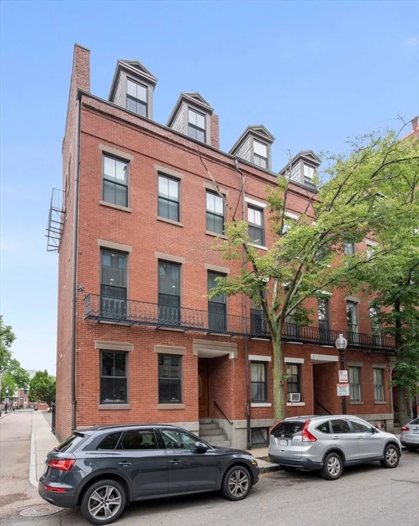 83 W Brookline St, South End