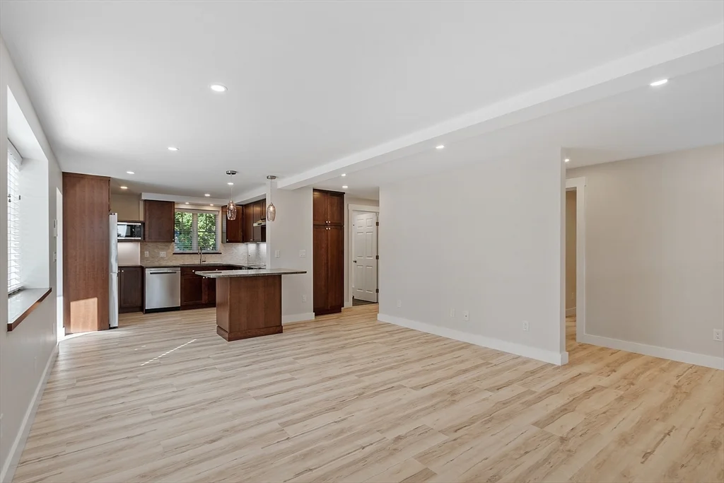 40 Atlantic Ave, Rockport